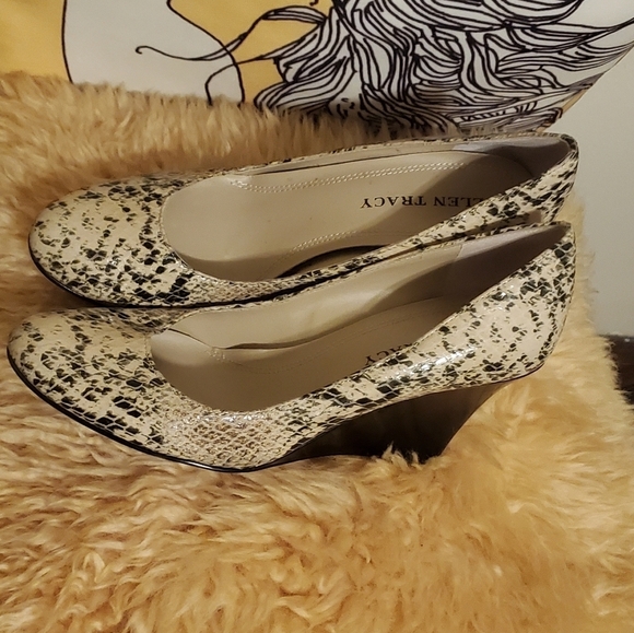 Ellen Tracy Gloria sneak print Wedges upper leather Shoes size 6M - Picture 4 of 12